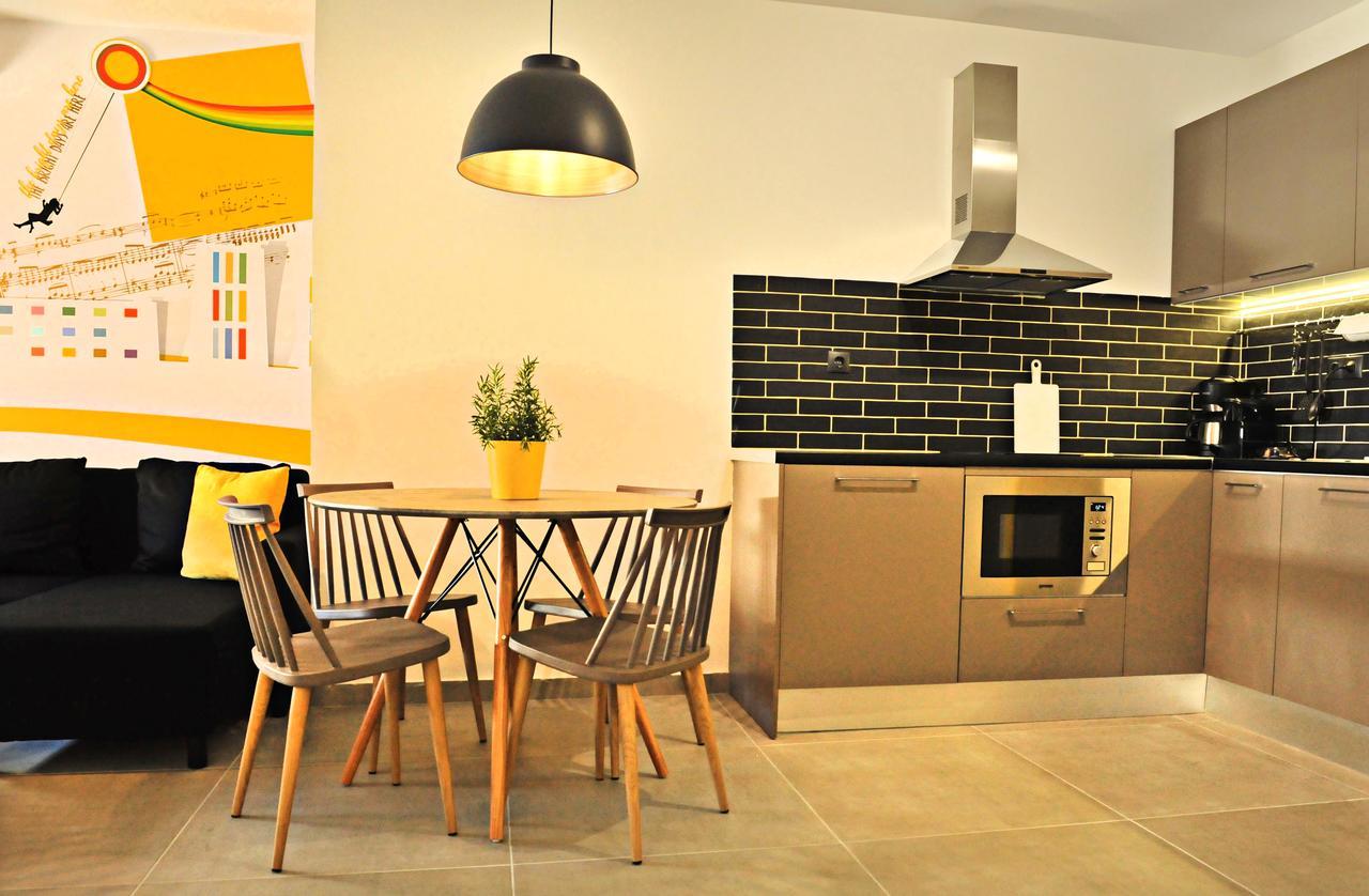 The Athenians Modern Apartments Esterno foto
